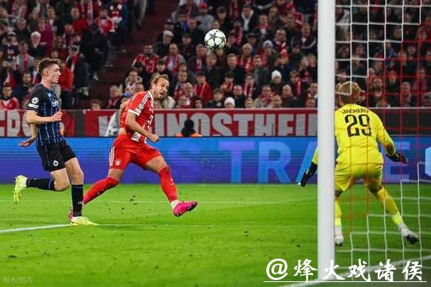 德甲-莱万安慰球博阿滕开场被罚下 拜仁客场1-5负